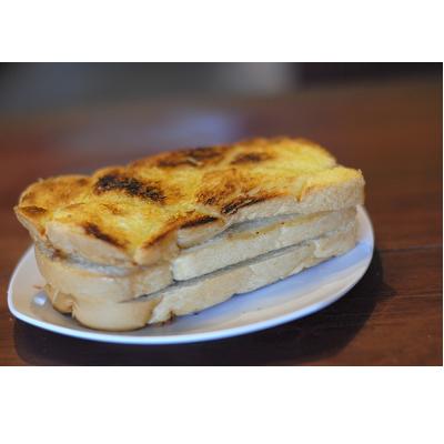 Roti Bakar Corned Telur Mata Sapi Beverly Hills Varian Roti Tawar Gambar 2